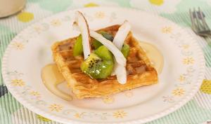 18.-Waffles-de-avena,-frutas-y-coco 565x442.jpg